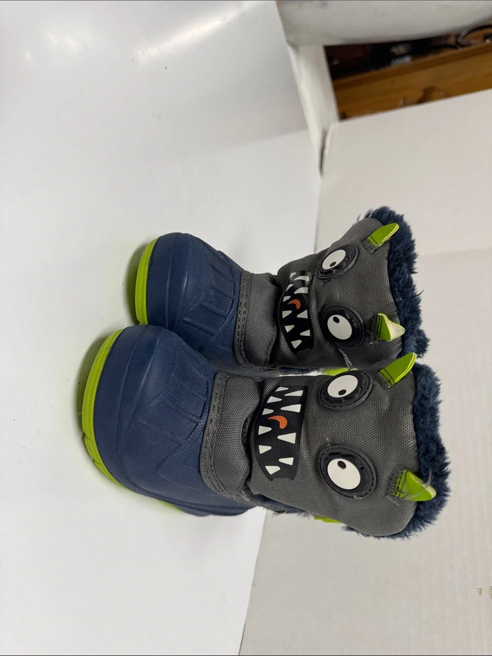 Cat&Jack Kids Monster Winter Boots - Gray & Navy with Lime Accents size 5